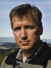 200px-author_james_rollins_2008_(cropped)